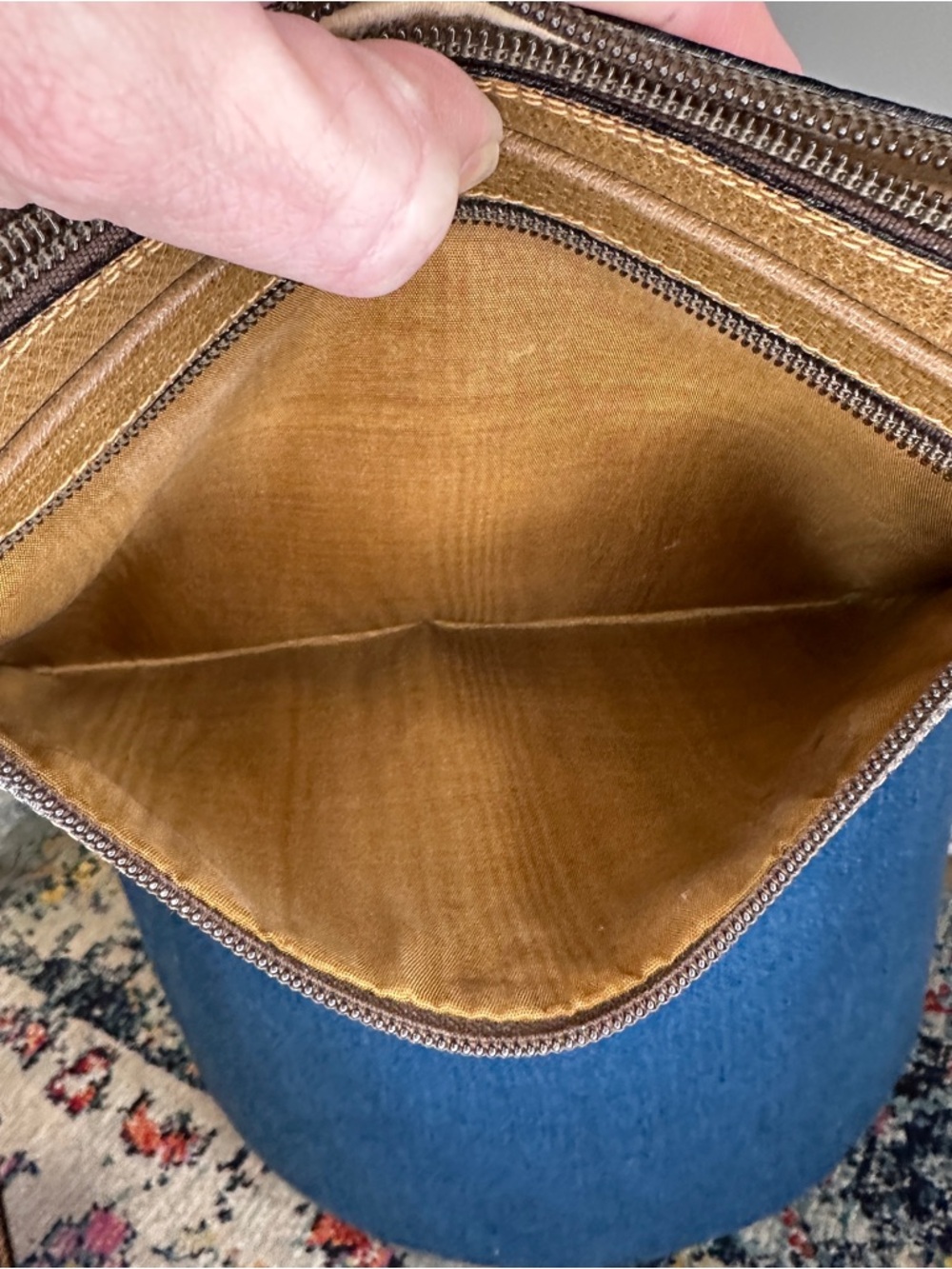 Vintage Gucci Brown GG Monogram Pochette with Charm and COA - Picture 9 of 17